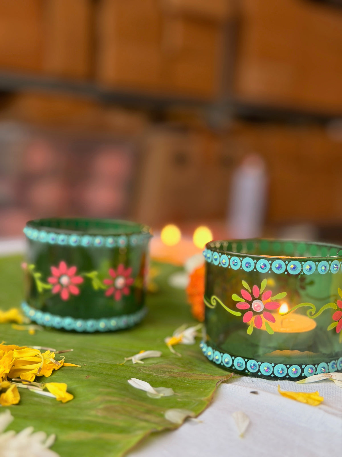 Hyndhavi - Tea light holder set of 2