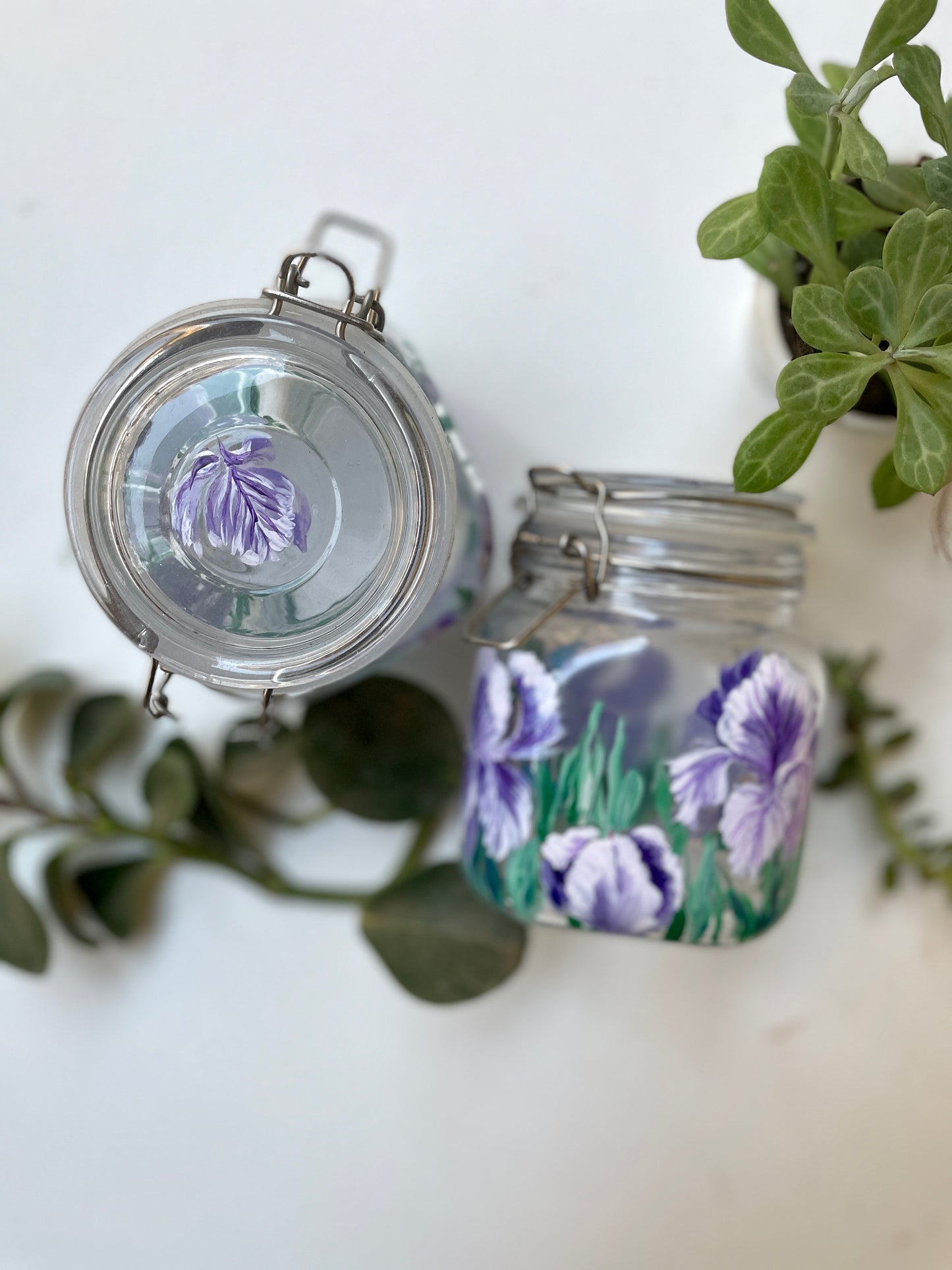 Iris Jar