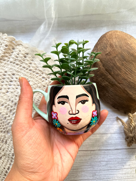 Scarlett cup planter