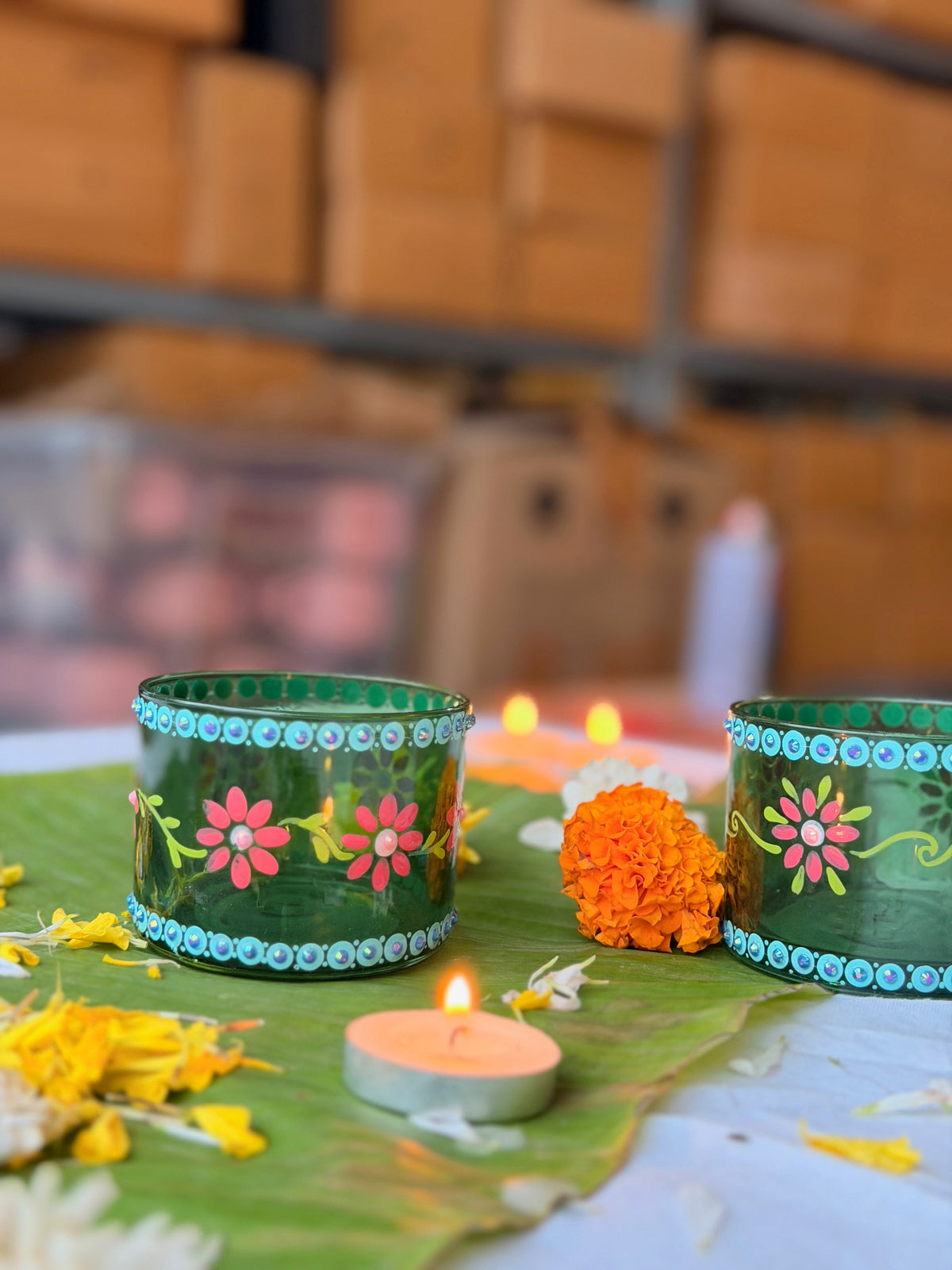 Hyndhavi - Tea light holder set of 2