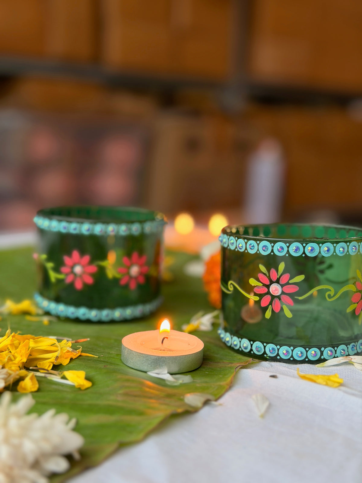 Hyndhavi - Tea light holder set of 2