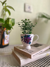 Load image into Gallery viewer, Emma mini planter
