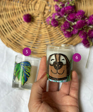 Load image into Gallery viewer, Chasing in the garden - Mini candle
