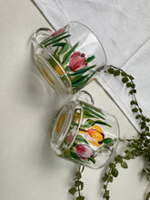 Load image into Gallery viewer, Tulips tea cup
