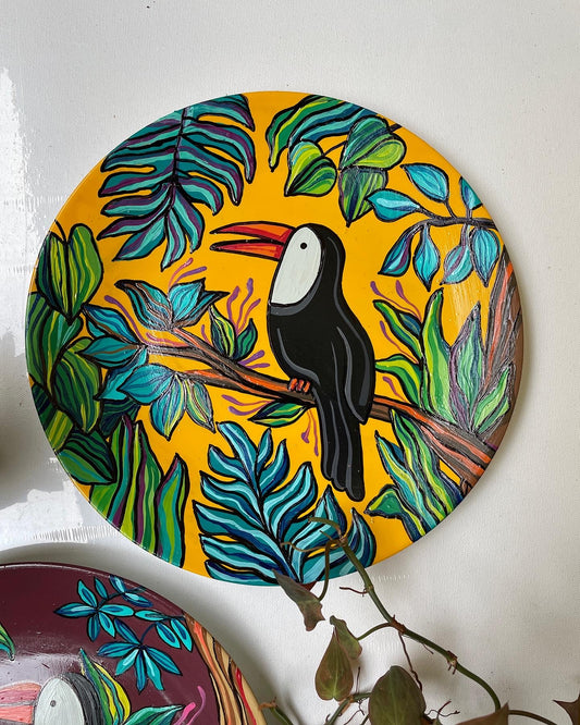 Toucan on a tree