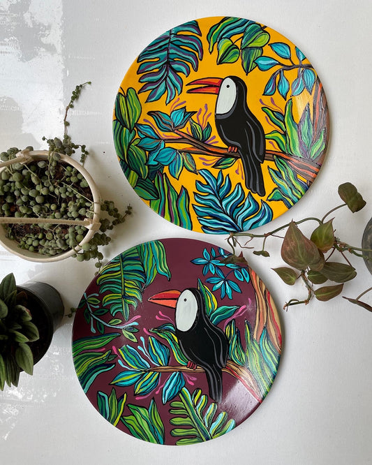 Toucan on a tree